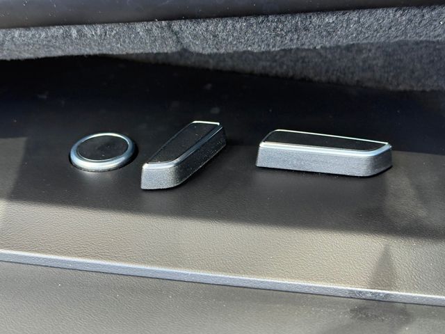 2022 Tesla Model S Plaid AWD - 22993127 - 11