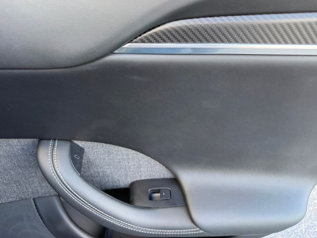 2022 Tesla Model S Plaid AWD - 22993127 - 32