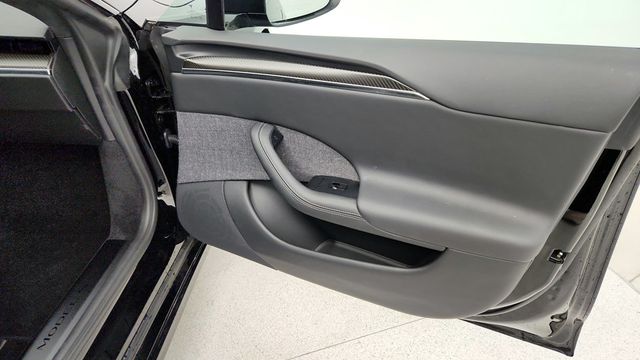 2022 Tesla Model S Plaid AWD - 22945605 - 29