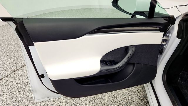 2022 Tesla Model S Plaid AWD - 22972369 - 10