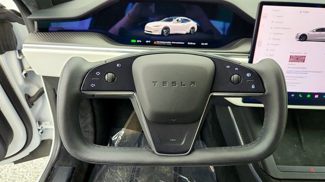 2022 Tesla Model S Plaid AWD - 22972369 - 12