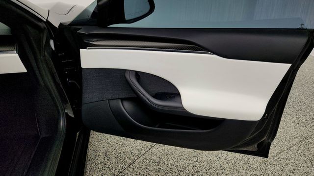 2022 Tesla Model S Plaid AWD - 23083377 - 26