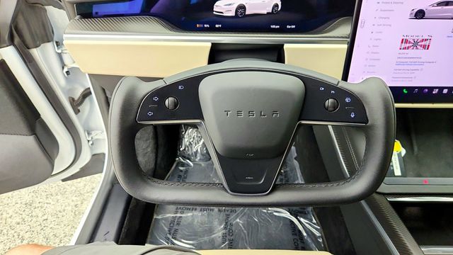 2022 Tesla Model S Plaid AWD w/ Cream Premium Interior - 23083467 - 12