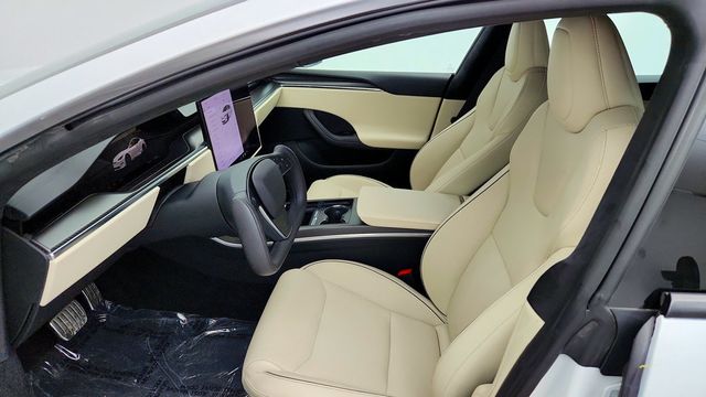 2022 Tesla Model S Plaid AWD w/ Cream Premium Interior - 23083467 - 23
