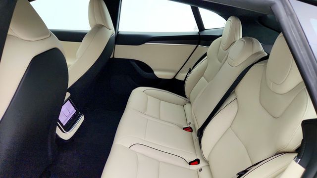 2022 Tesla Model S Plaid AWD w/ Cream Premium Interior - 23083467 - 24