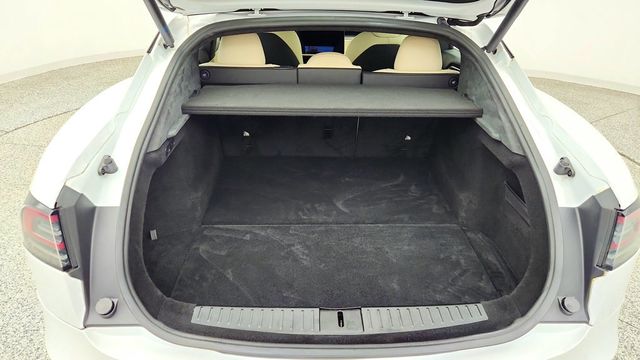 2022 Tesla Model S Plaid AWD w/ Cream Premium Interior - 23083467 - 25