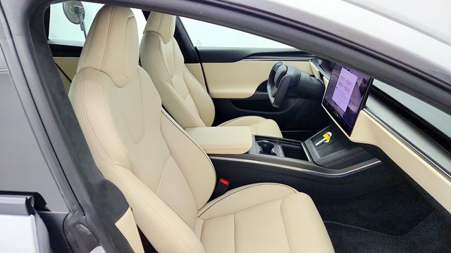2022 Tesla Model S Plaid AWD w/ Cream Premium Interior - 23083467 - 27