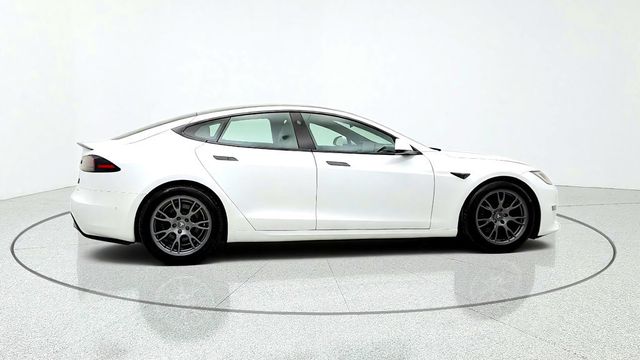 2022 Tesla Model S Plaid AWD w/ Cream Premium Interior - 23083467 - 3