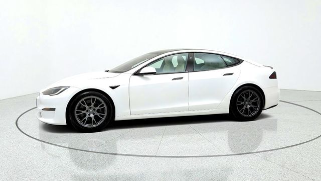 2022 Tesla Model S Plaid AWD w/ Cream Premium Interior - 23083467 - 7