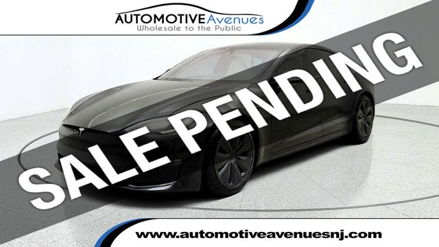 2022 Tesla Model S Plaid AWD w/ White & Black Premium Interior - 23083377 - 0