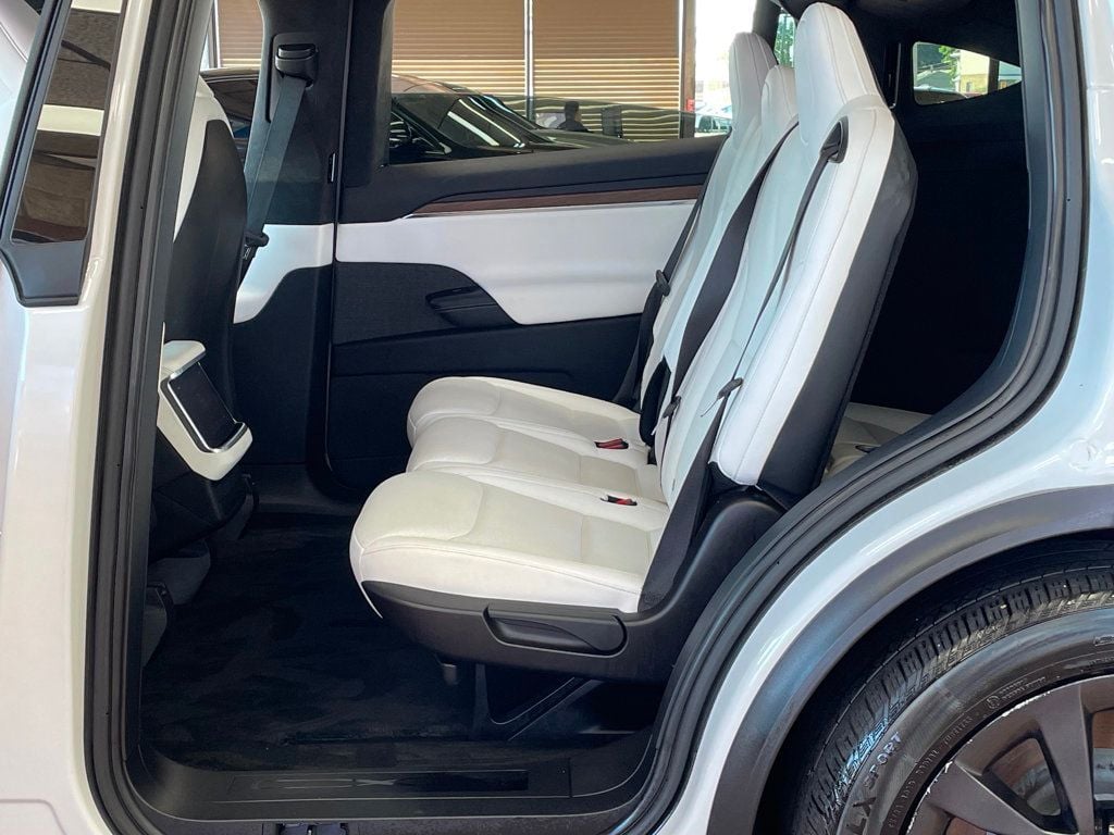 2022 Tesla Model X photo 23