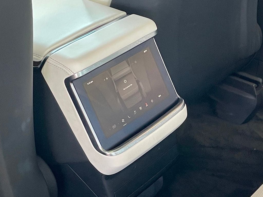 2022 Tesla Model X photo 26