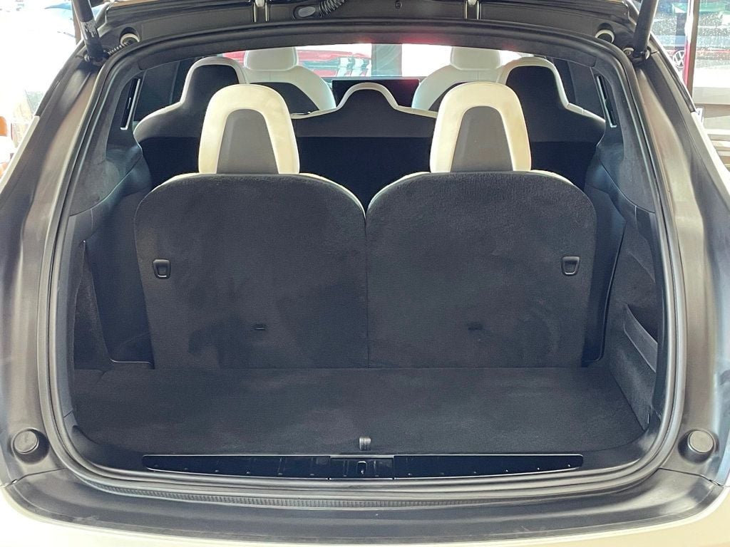 2022 Tesla Model X photo 27