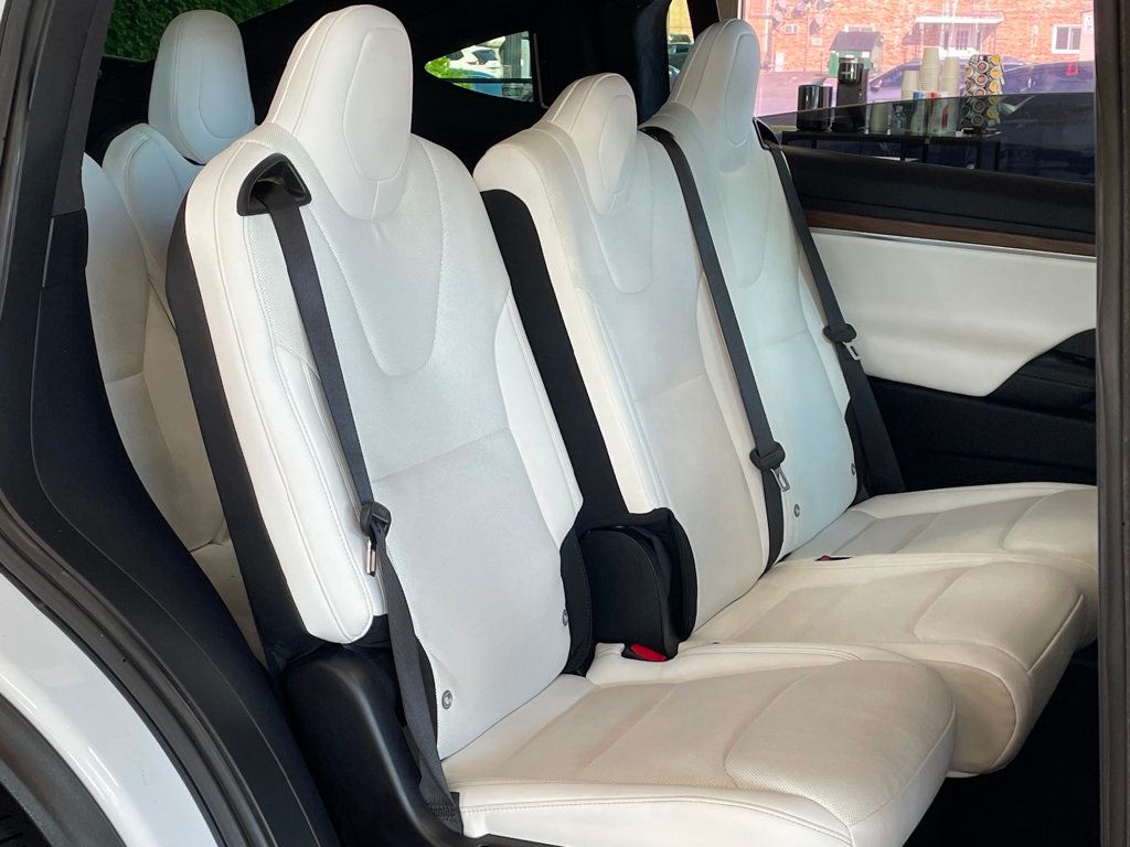 2022 Tesla Model X photo 29