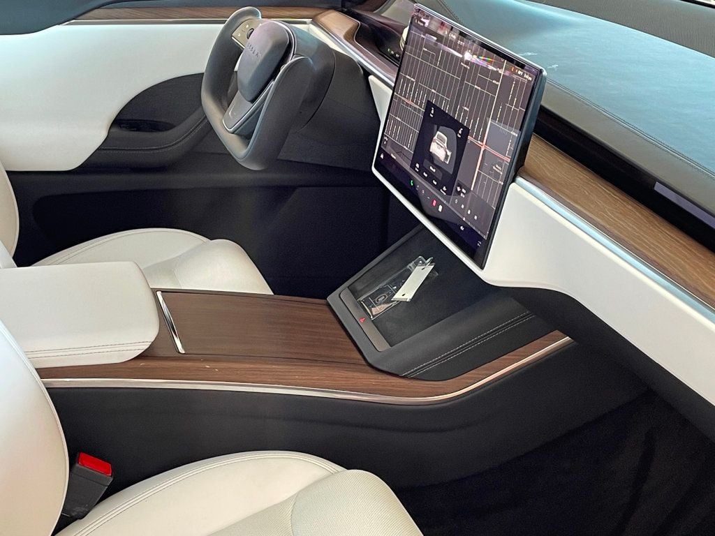 2022 Tesla Model X photo 32