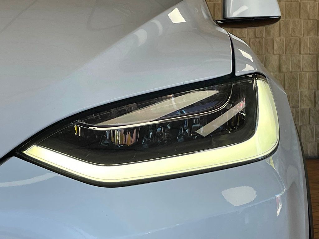 2022 Tesla Model X photo 4