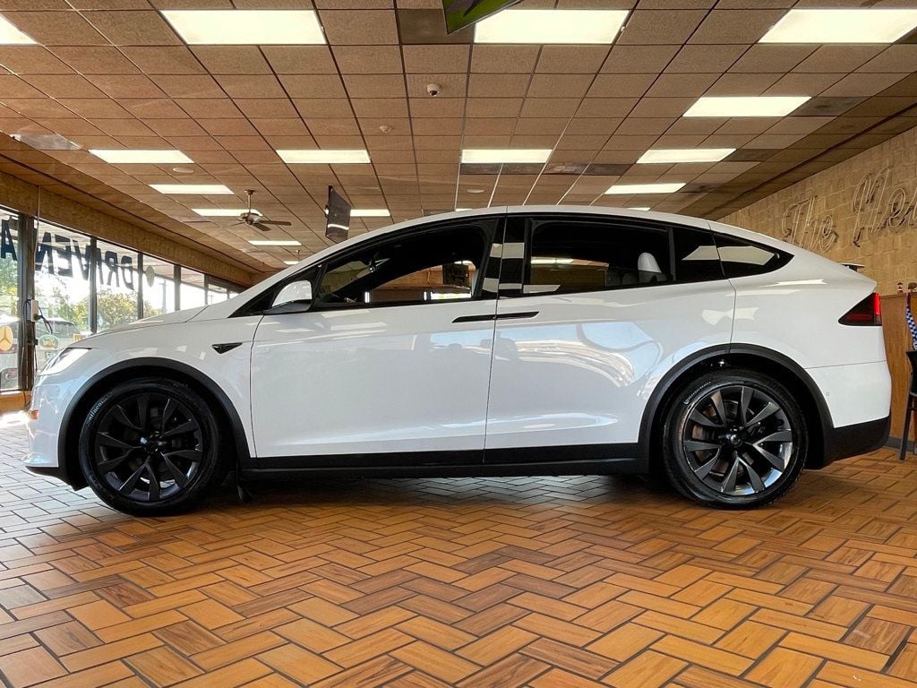 2022 Tesla Model X photo 8