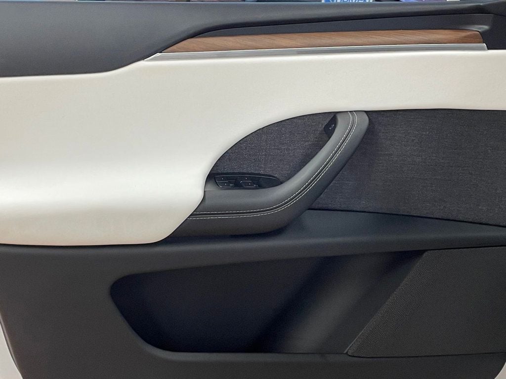 2022 Tesla Model X AWD - 22968185 - 13