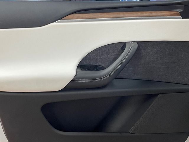 2022 Tesla Model X AWD - 22968185 - 13