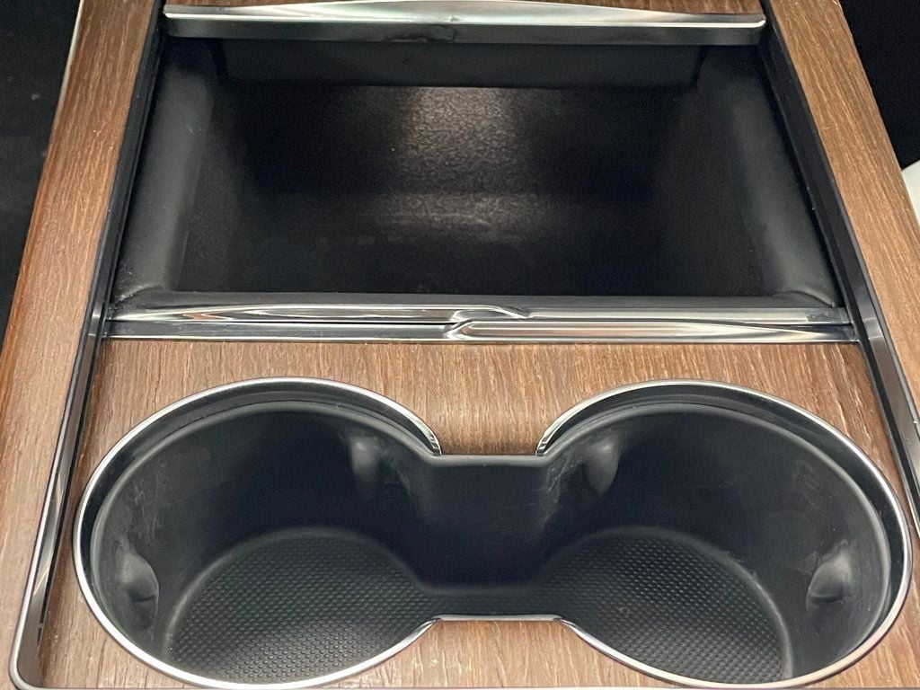 2022 Tesla Model X AWD - 22968185 - 44