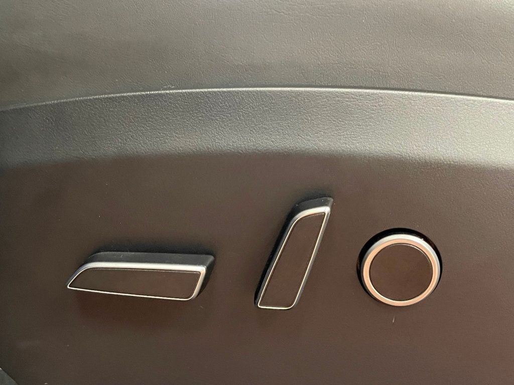 2022 Tesla Model X AWD - 22969361 - 13