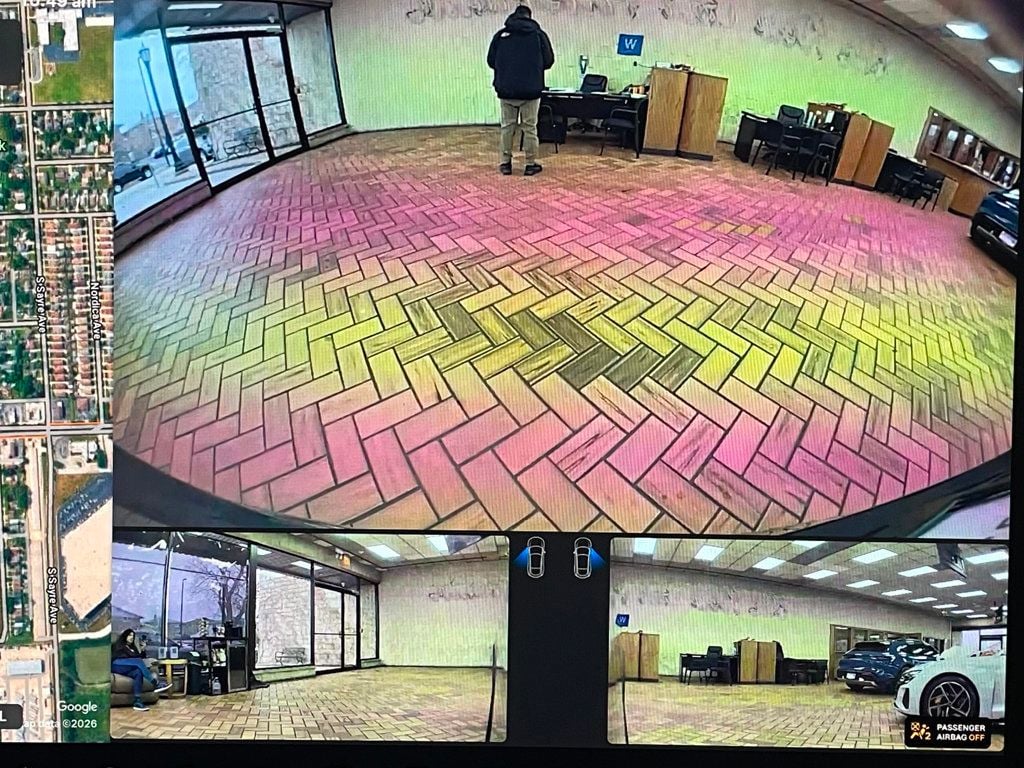 2022 Tesla Model X AWD - 22969361 - 38