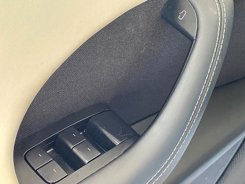 2022 Tesla Model X AWD - 23000716 - 16