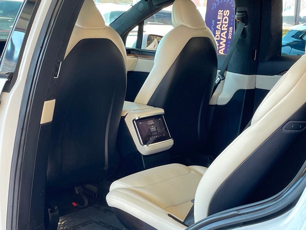 2022 Tesla Model X AWD - 23000716 - 19