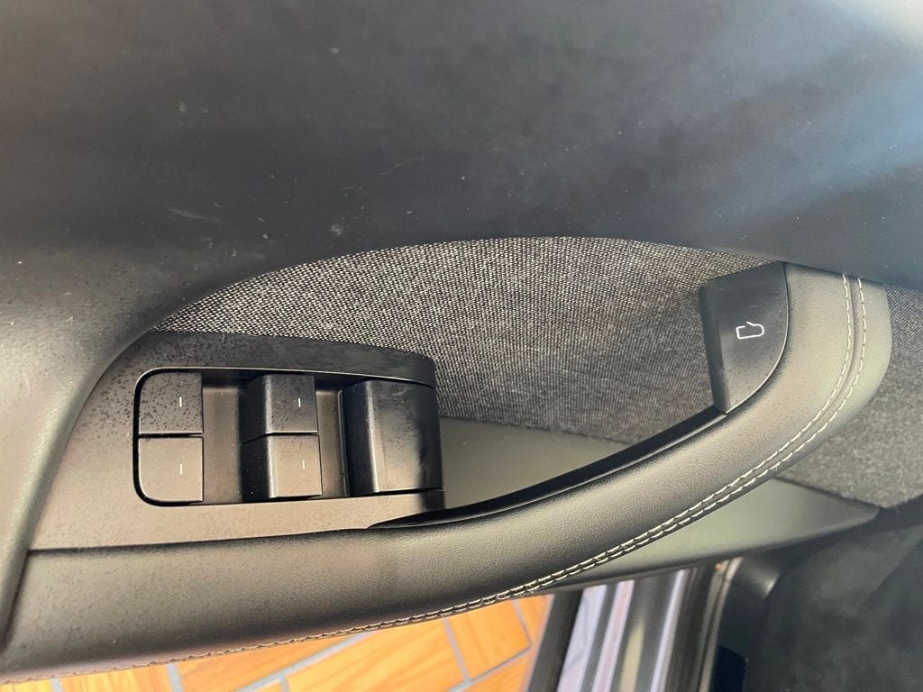 2022 Tesla Model X AWD - 23062350 - 16