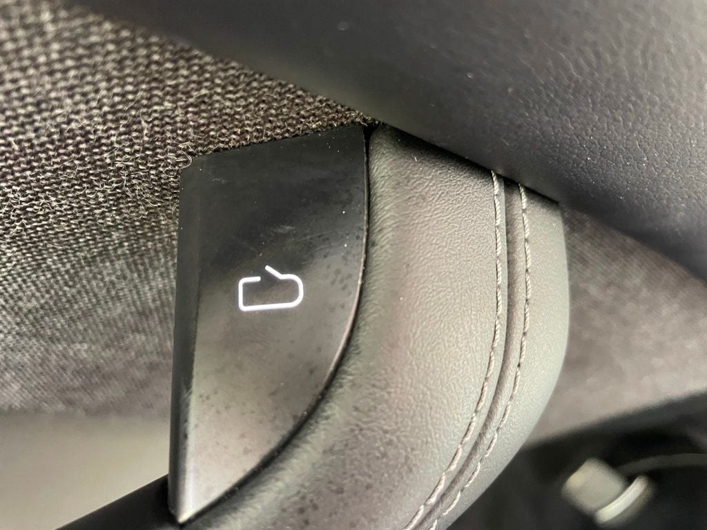 2022 Tesla Model X AWD - 23062350 - 17
