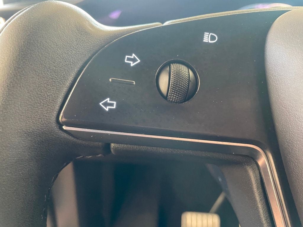 2022 Tesla Model X AWD - 23062350 - 35