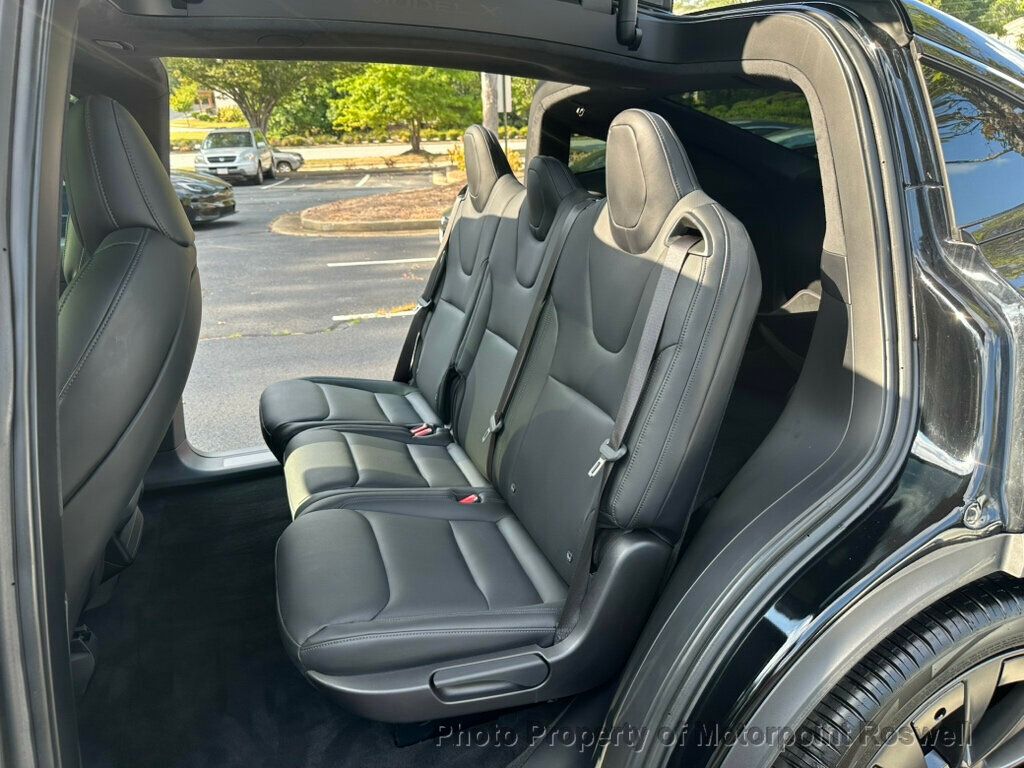 2022 Tesla Model X photo 12