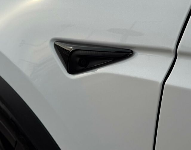 2022 Tesla Model X AWD - 22962311 - 9