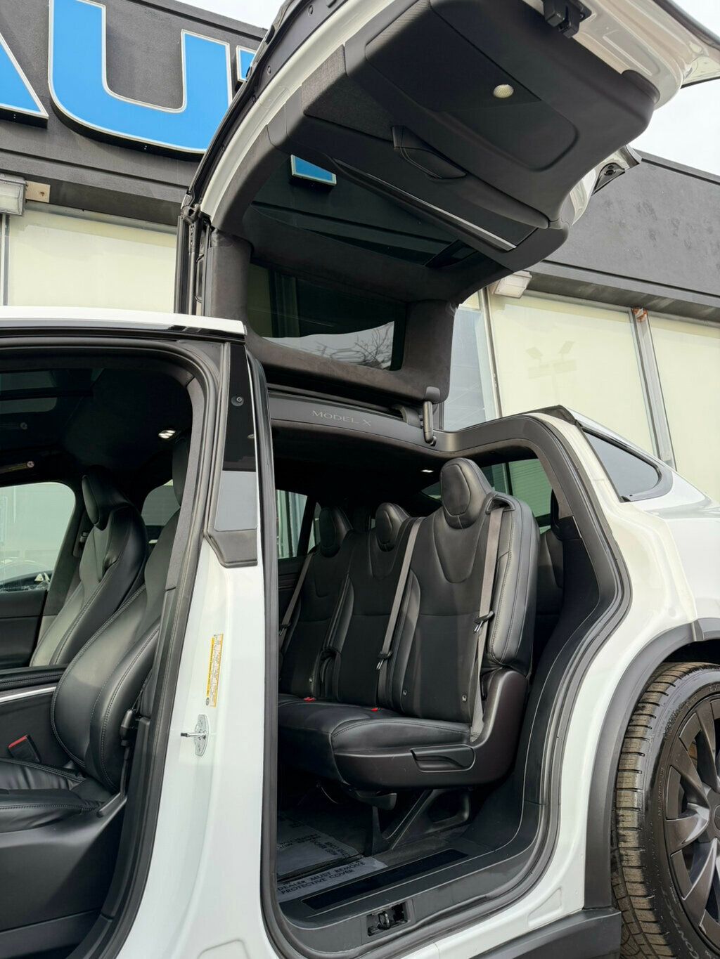 2022 Tesla Model X AWD - 22962311 - 13