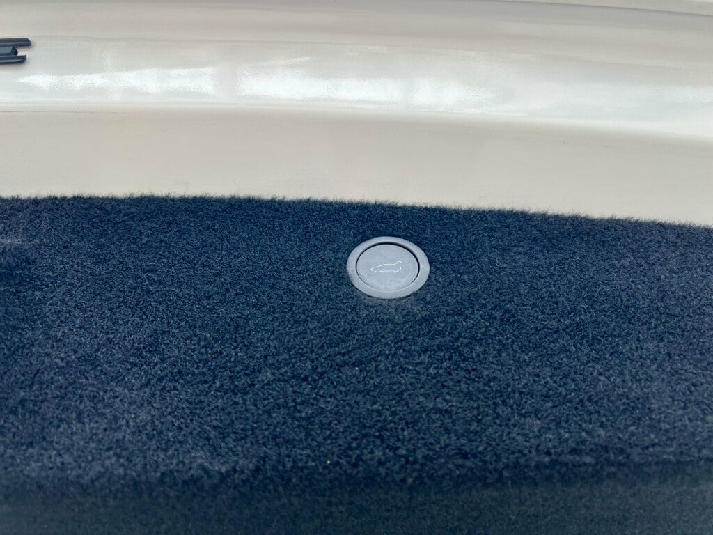 2022 Tesla Model X AWD - 23072801 - 10