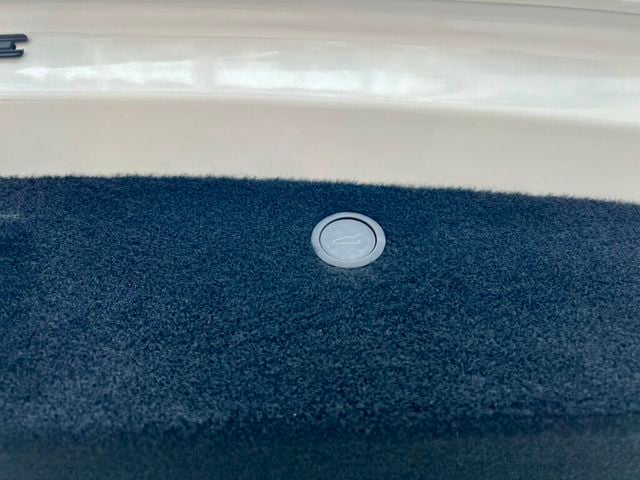 2022 Tesla Model X AWD - 23072801 - 10