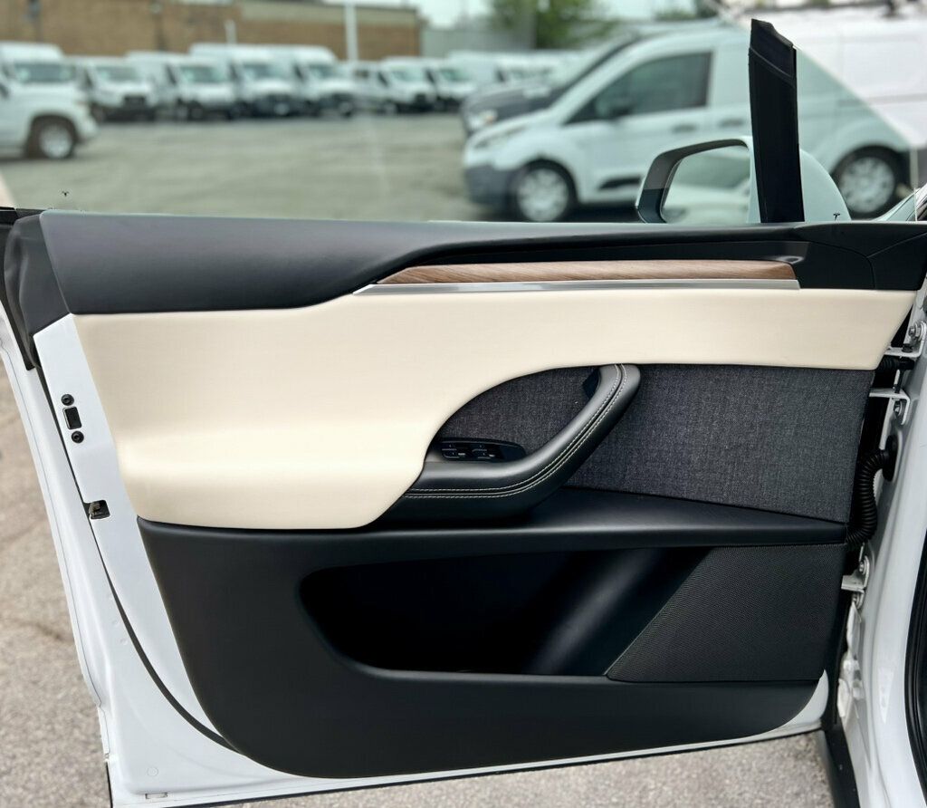 2022 Tesla Model X AWD - 23072801 - 12