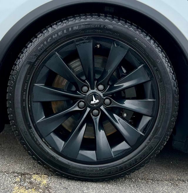 2022 Tesla Model X AWD - 23072801 - 28