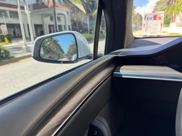 2022 Tesla Model X AWD - 22943570 - 39