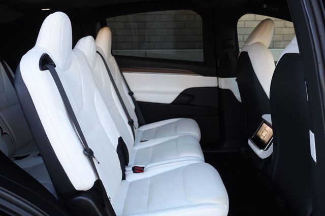 2022 Tesla Model X AWD - 23097623 - 31