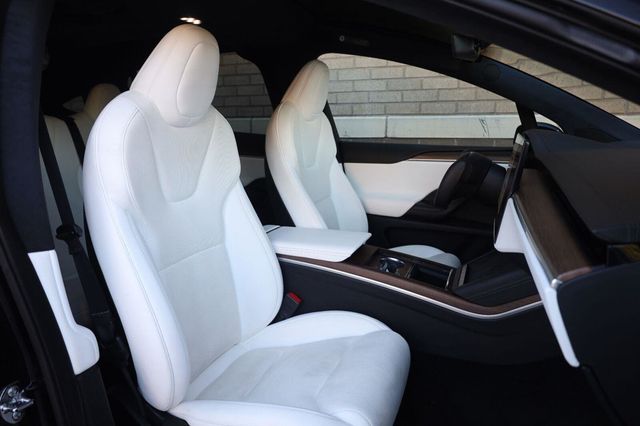 2022 Tesla Model X AWD - 23097623 - 33