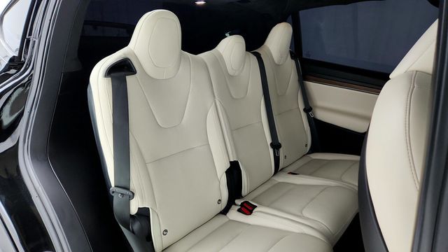 2022 Tesla Model X AWD - 22950817 - 25