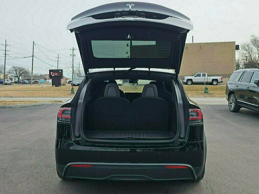 2022 Tesla Model X AWD - 22988725 - 45