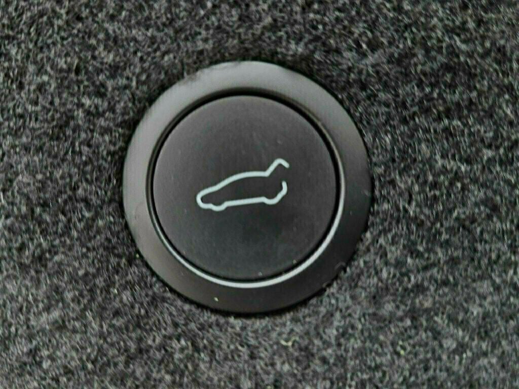 2022 Tesla Model X AWD - 22988725 - 46