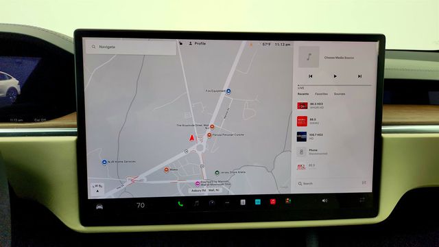 2022 Tesla Model X AWD w/ 22'' Turbine Wheels & Cream Premium Interior - 23020172 - 21