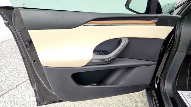 2022 Tesla Model X AWD w/ 22'' Turbine Wheels & Premium Cream Seats - 22999392 - 10