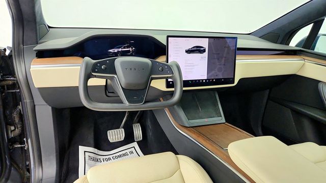 2022 Tesla Model X AWD w/ Cream Premium Interior - 23079085 - 11