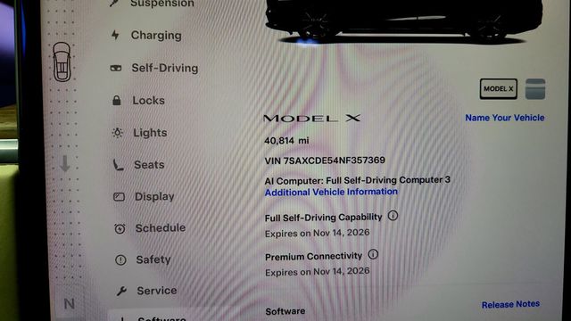 2022 Tesla Model X AWD w/ Cream Premium Interior - 23079085 - 13