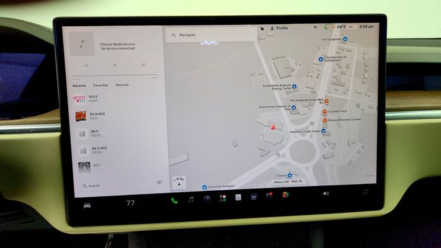 2022 Tesla Model X AWD w/ Cream Premium Interior - 23079085 - 24
