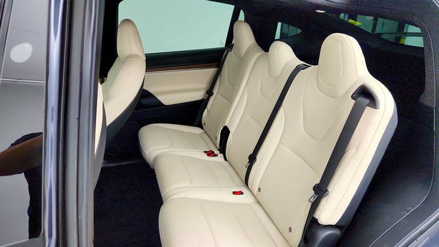 2022 Tesla Model X AWD w/ Cream Premium Interior - 23079085 - 27
